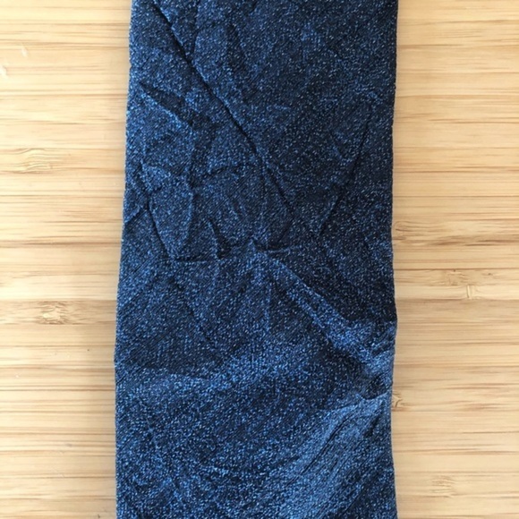 Bugatchi Cotton Tie In Minimal Dark Blue! - Picture 5 of 6
